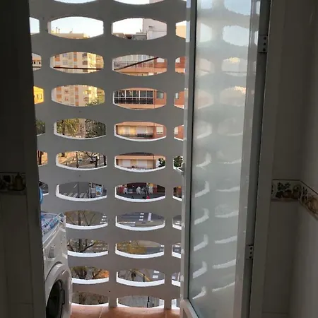 Luminoso Piso + Balcón En Valência