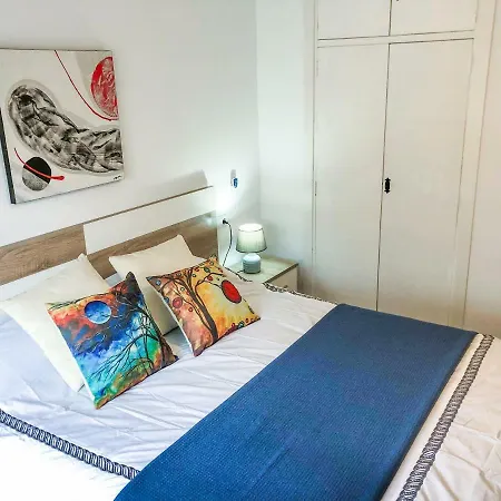 Luminoso Piso + Balcón En Apartamento Valência